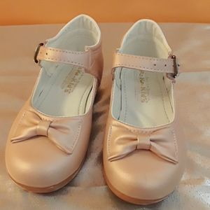 Zapatos de niña. Shoes